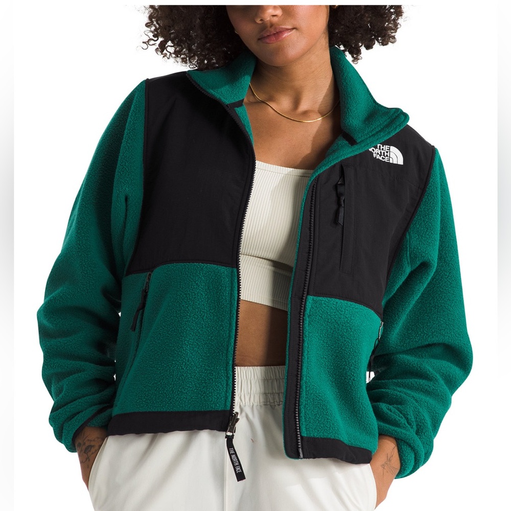 The North Face Women’s Retro Denali Fleece Jacket, Size XL, Evergreen/TNF Black.